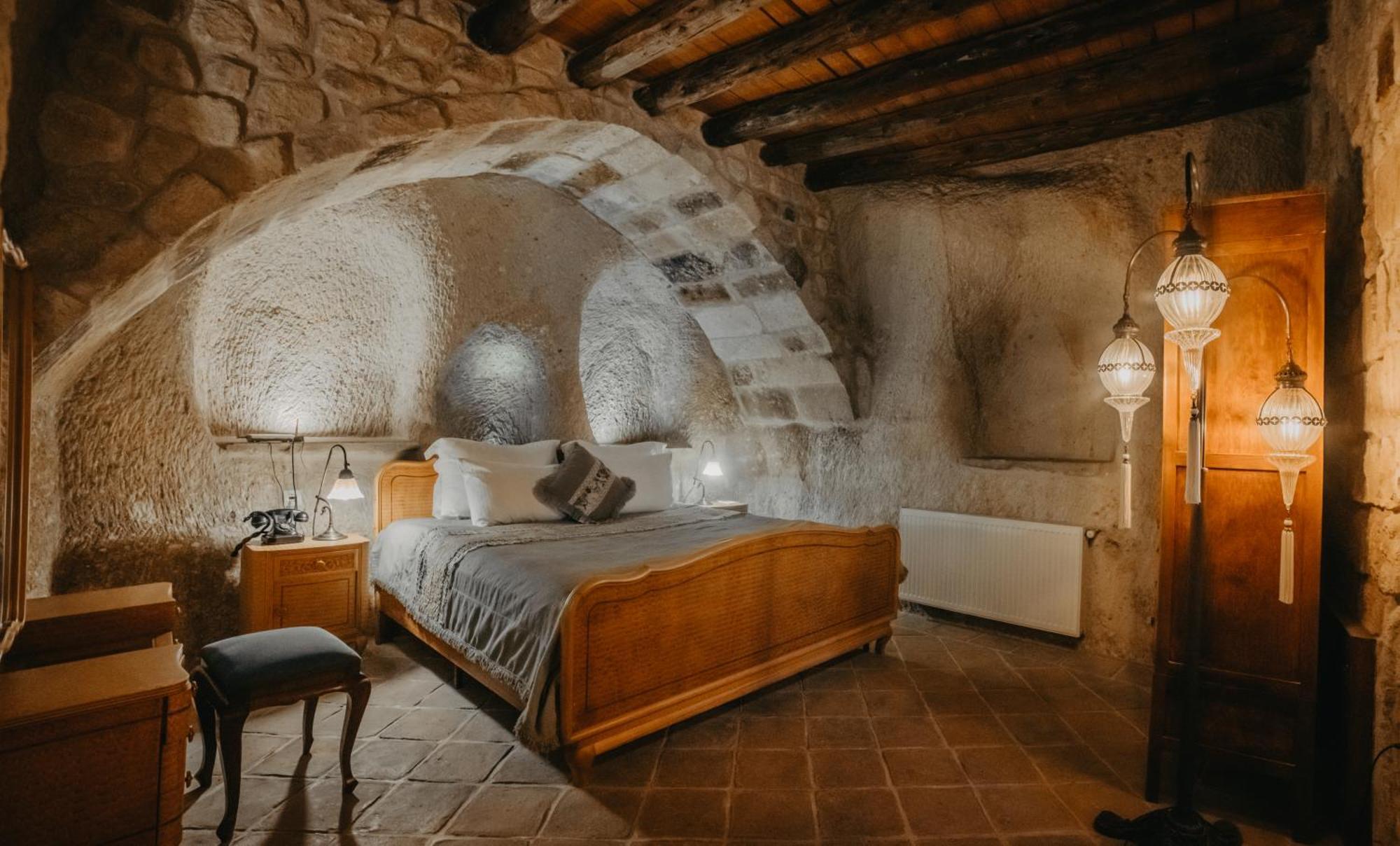 King Cave Suite