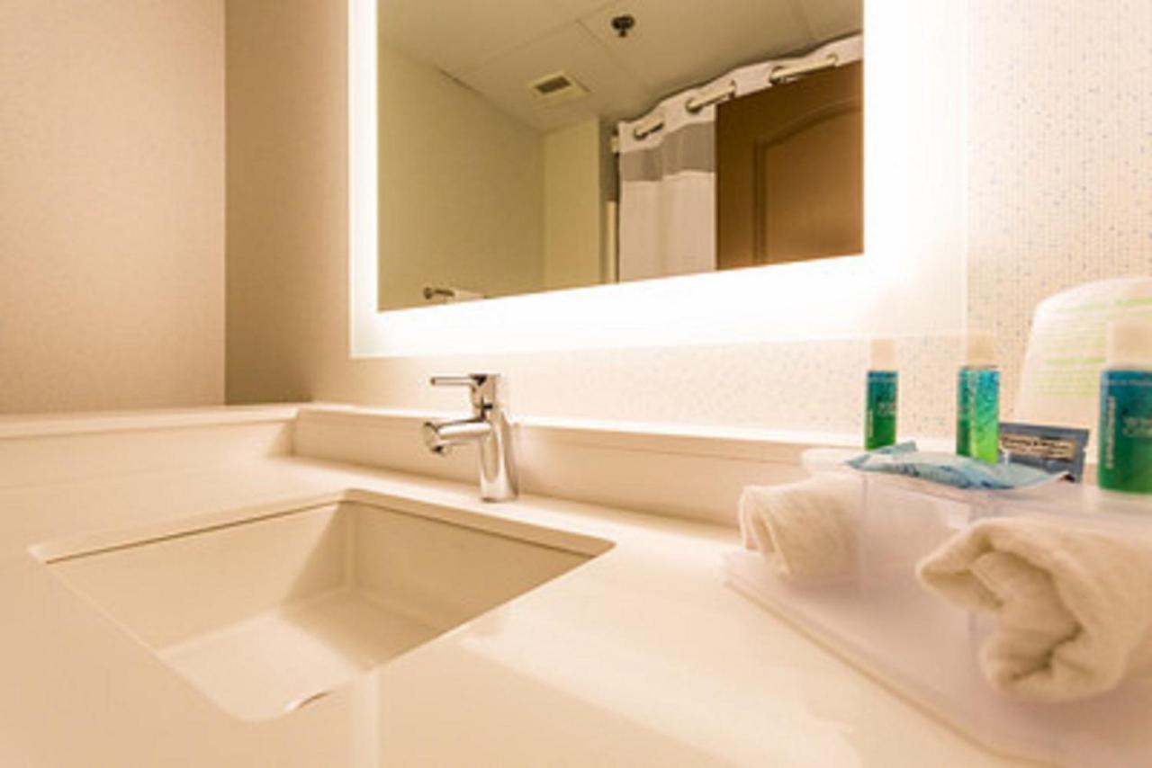 One-Bedroom King Suite,1280727067:JPEG