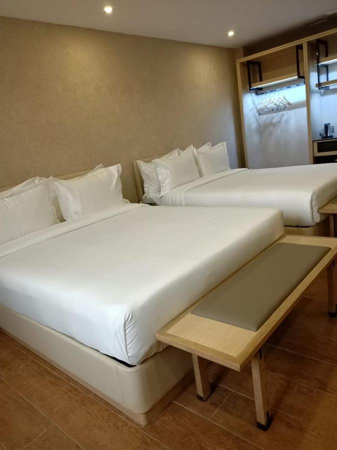 Standard Queen Room
