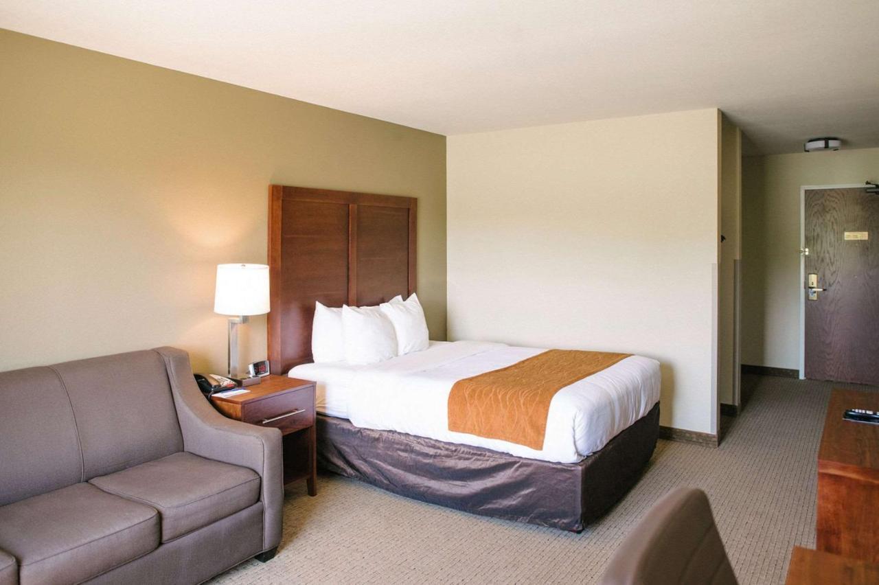 Queen Room - Accessible/Nonsmoking