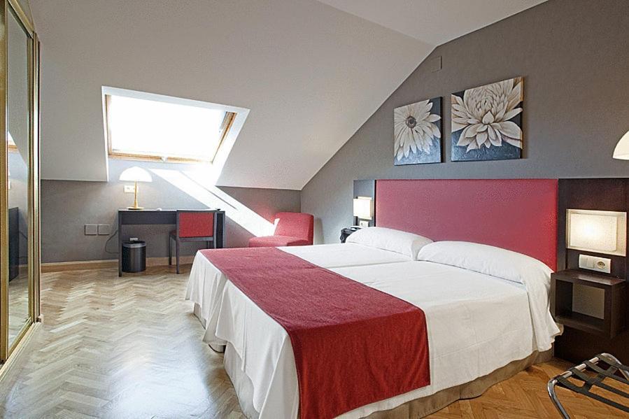 Chambre Lits Jumeaux avec Lit d'Appoint (3 adultes)