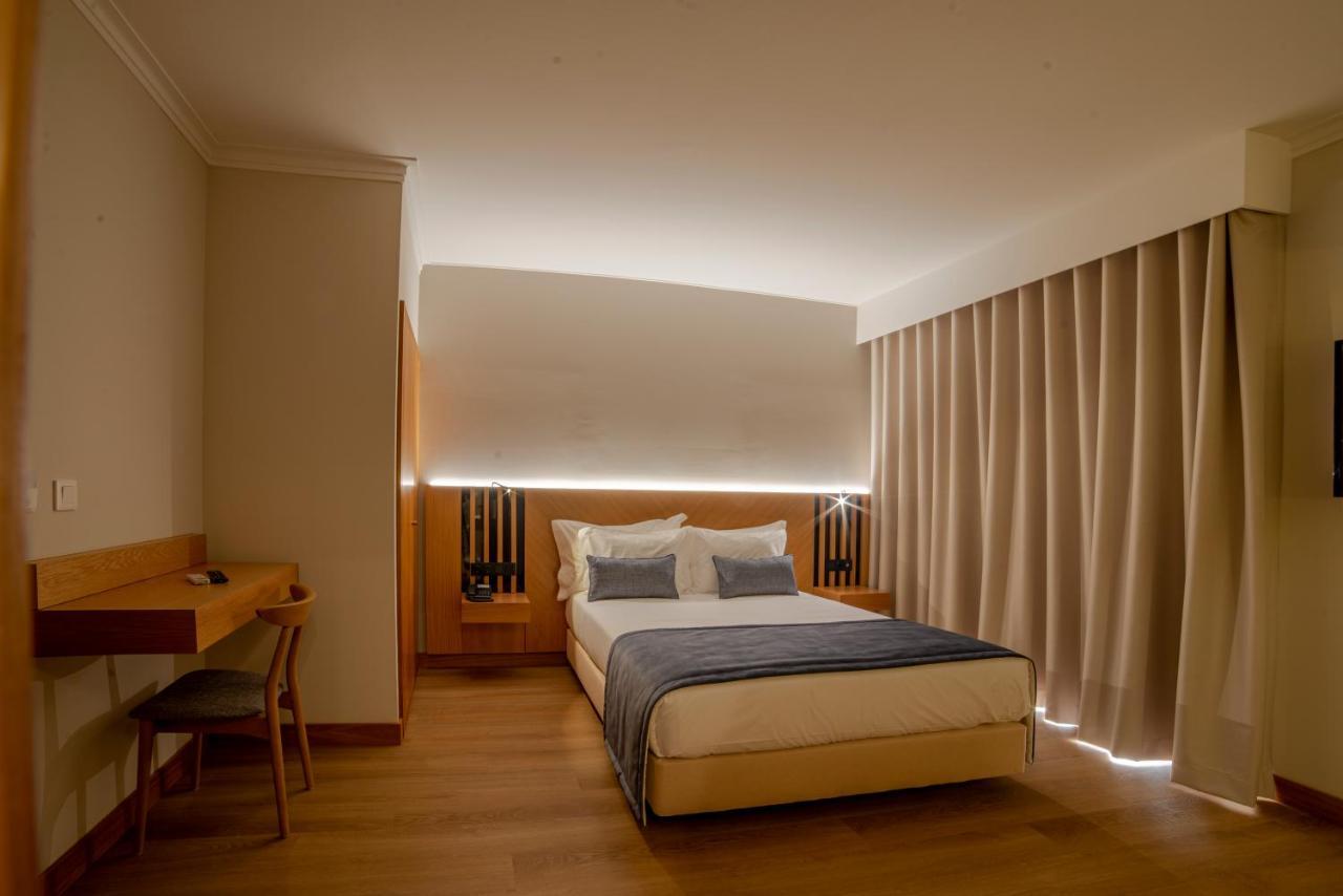 Chambre Double avec Lit d'Appoint (3 Adultes)
