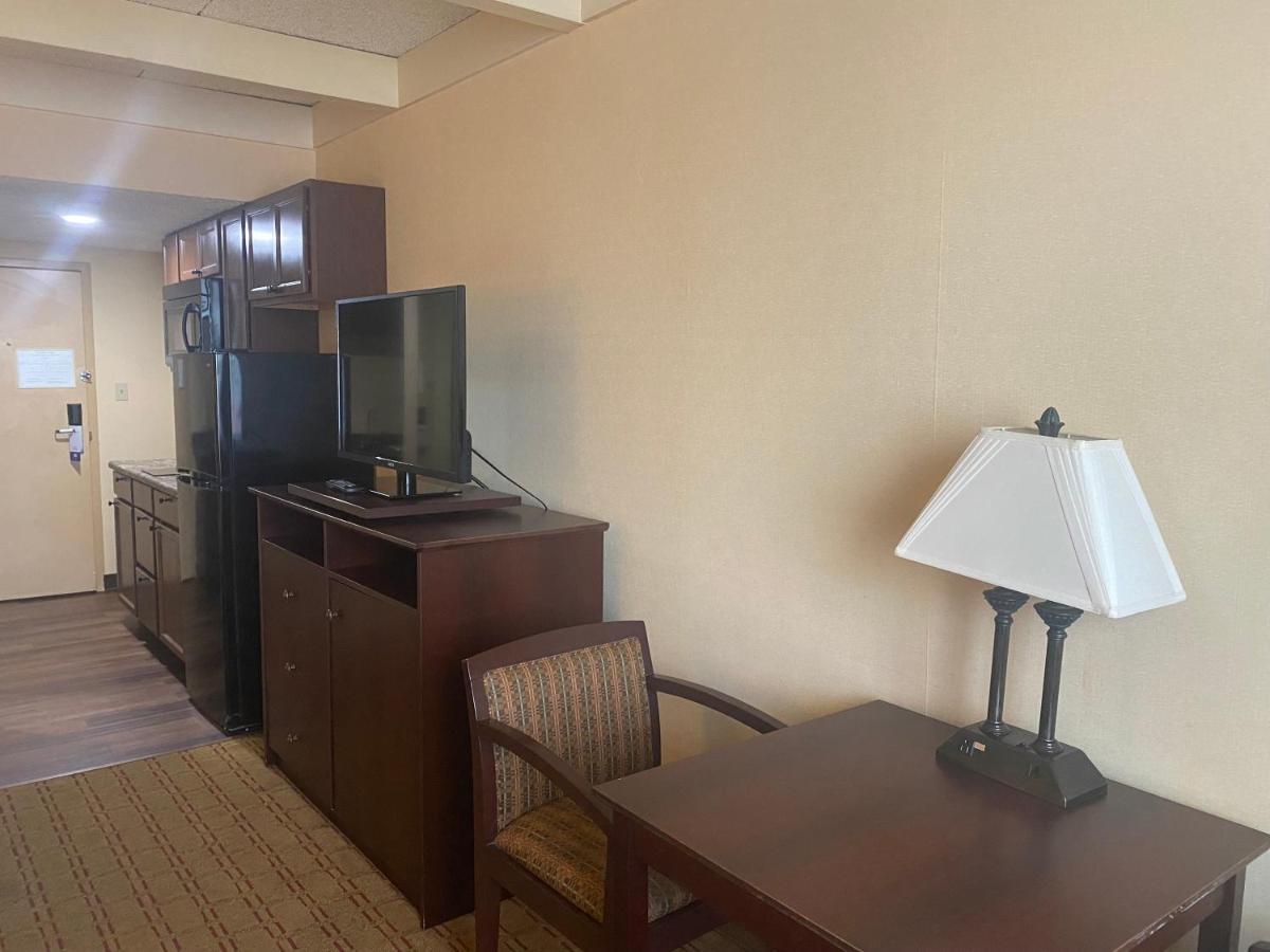 Efficiency Queen Room Two Queen Beds Non Smoking