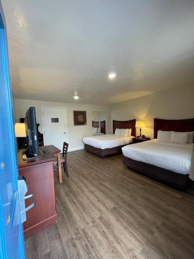 Queen Room Two Queen Beds Accessible or Non-Smoking