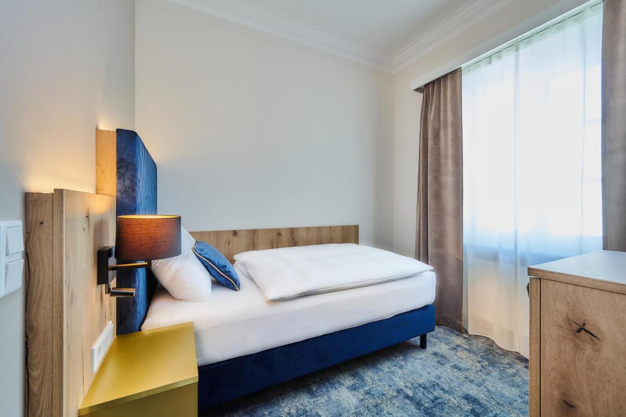 Large Single Room