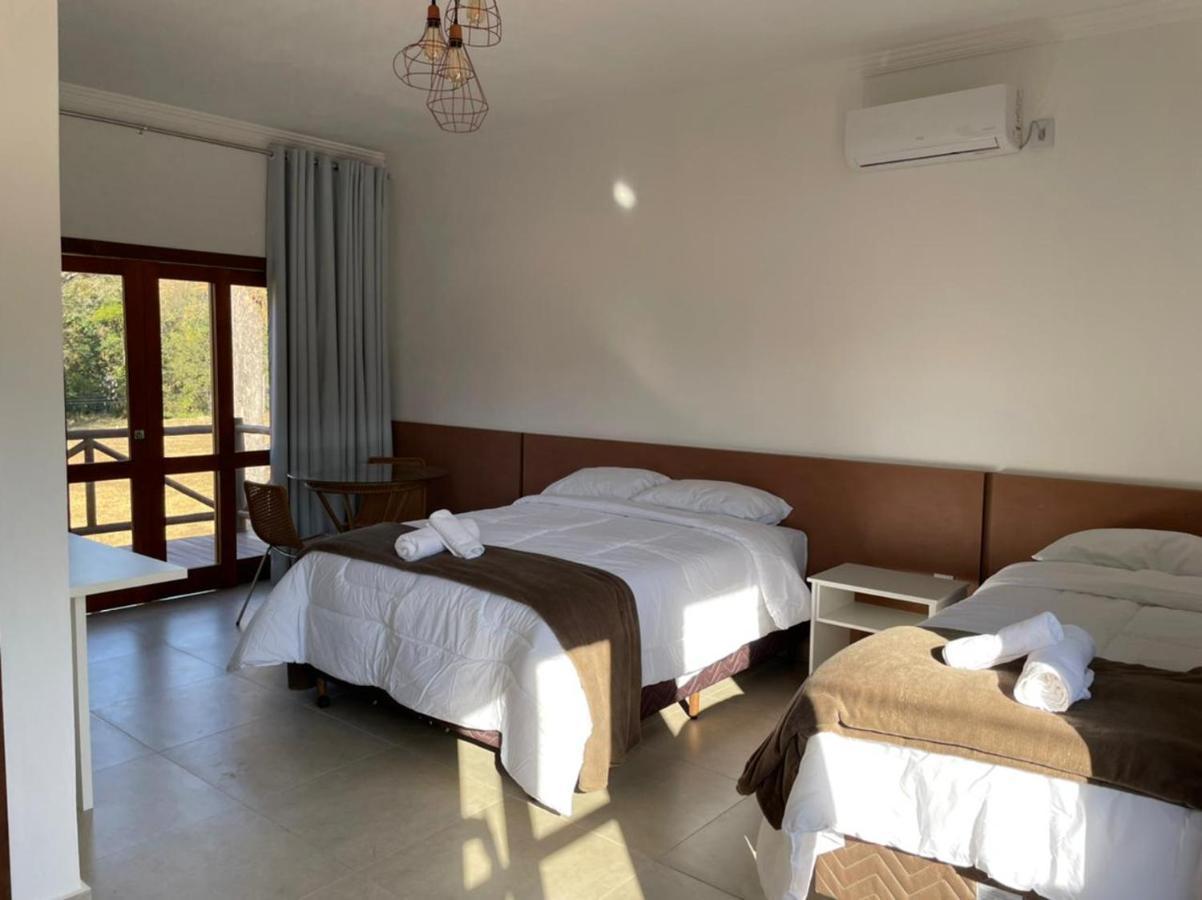 Quarto Duplo Deluxe (2 Adultos + 1 Criança)