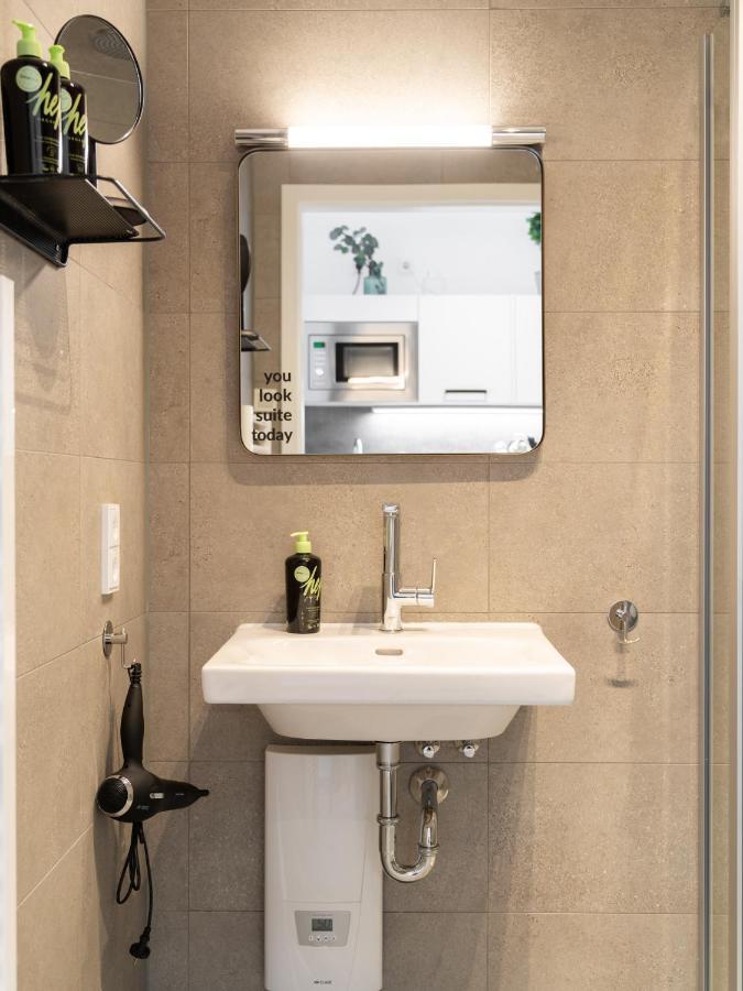 Single Suite S