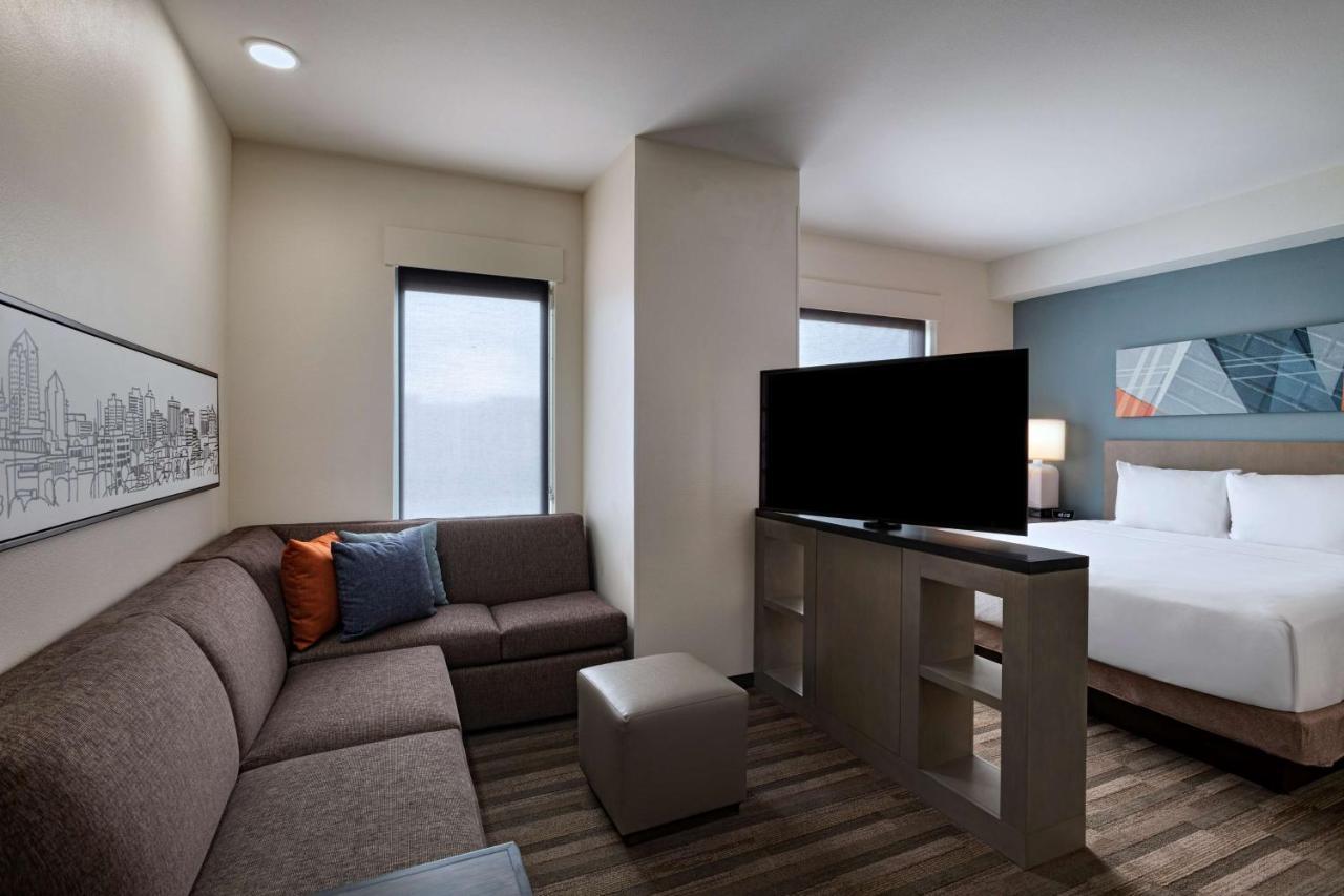 King Studio Suite Kitchen Sofa Bed