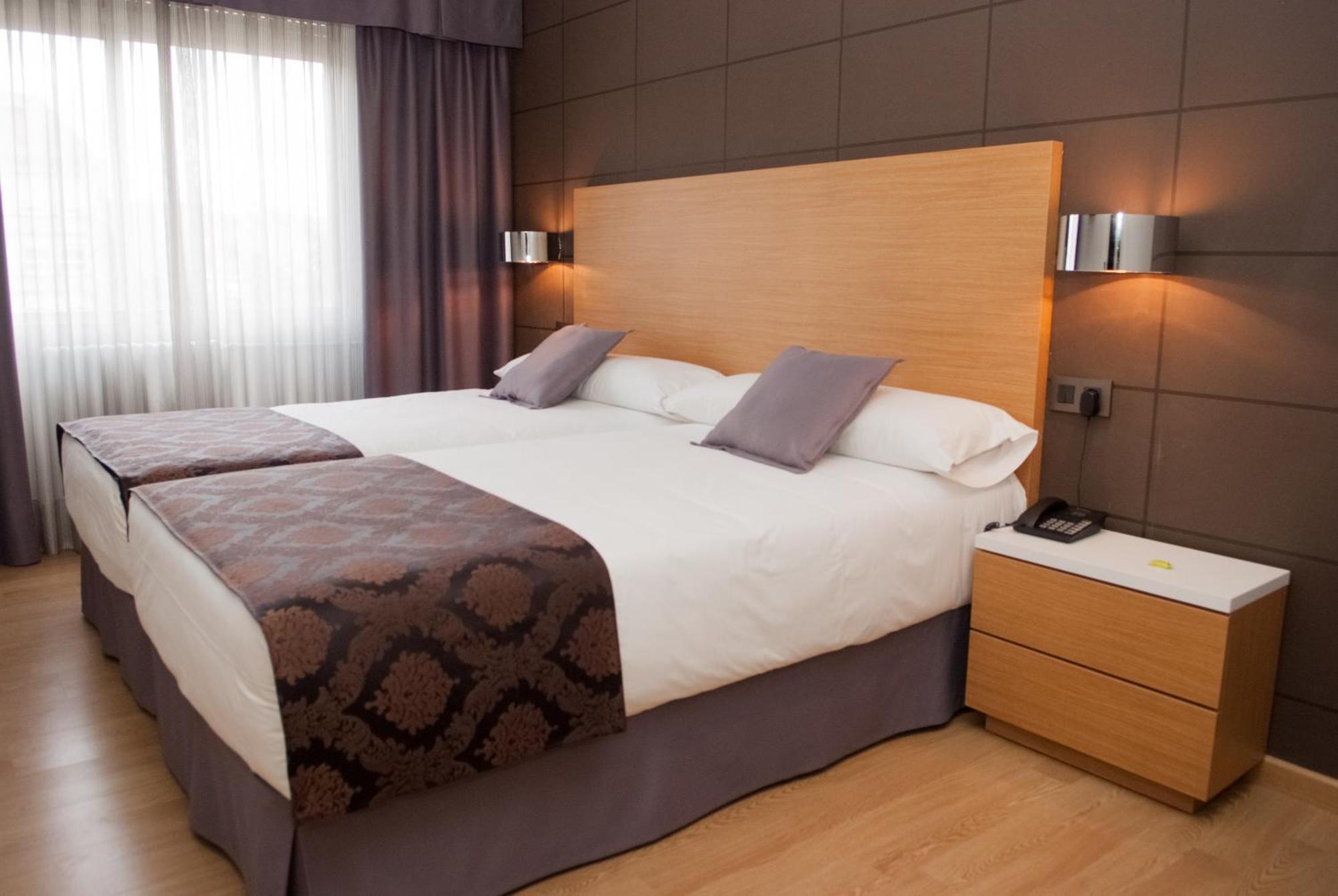 Double or Twin Room,1431745840:JPEG