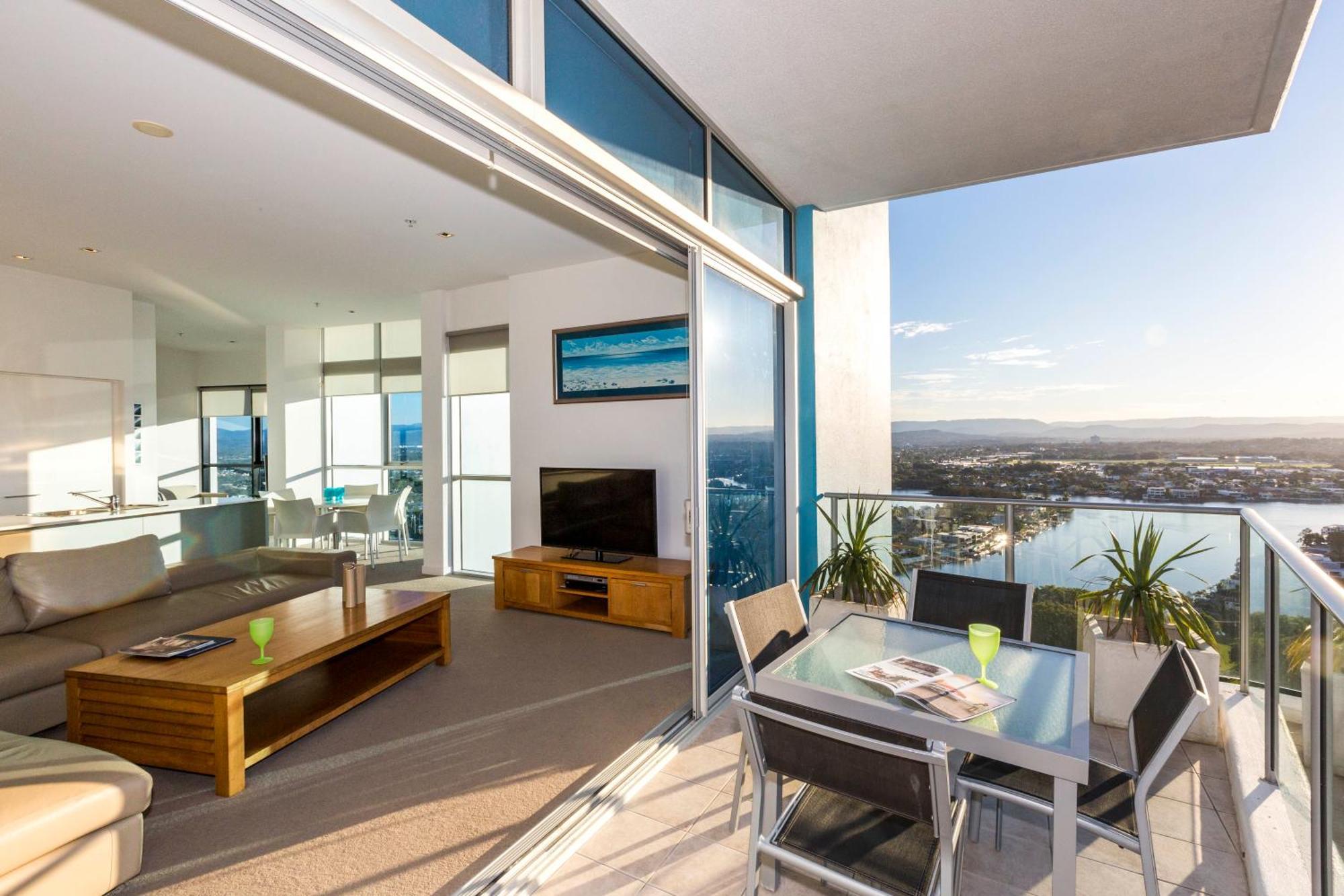 Three-Bedroom Apartment Ocean View