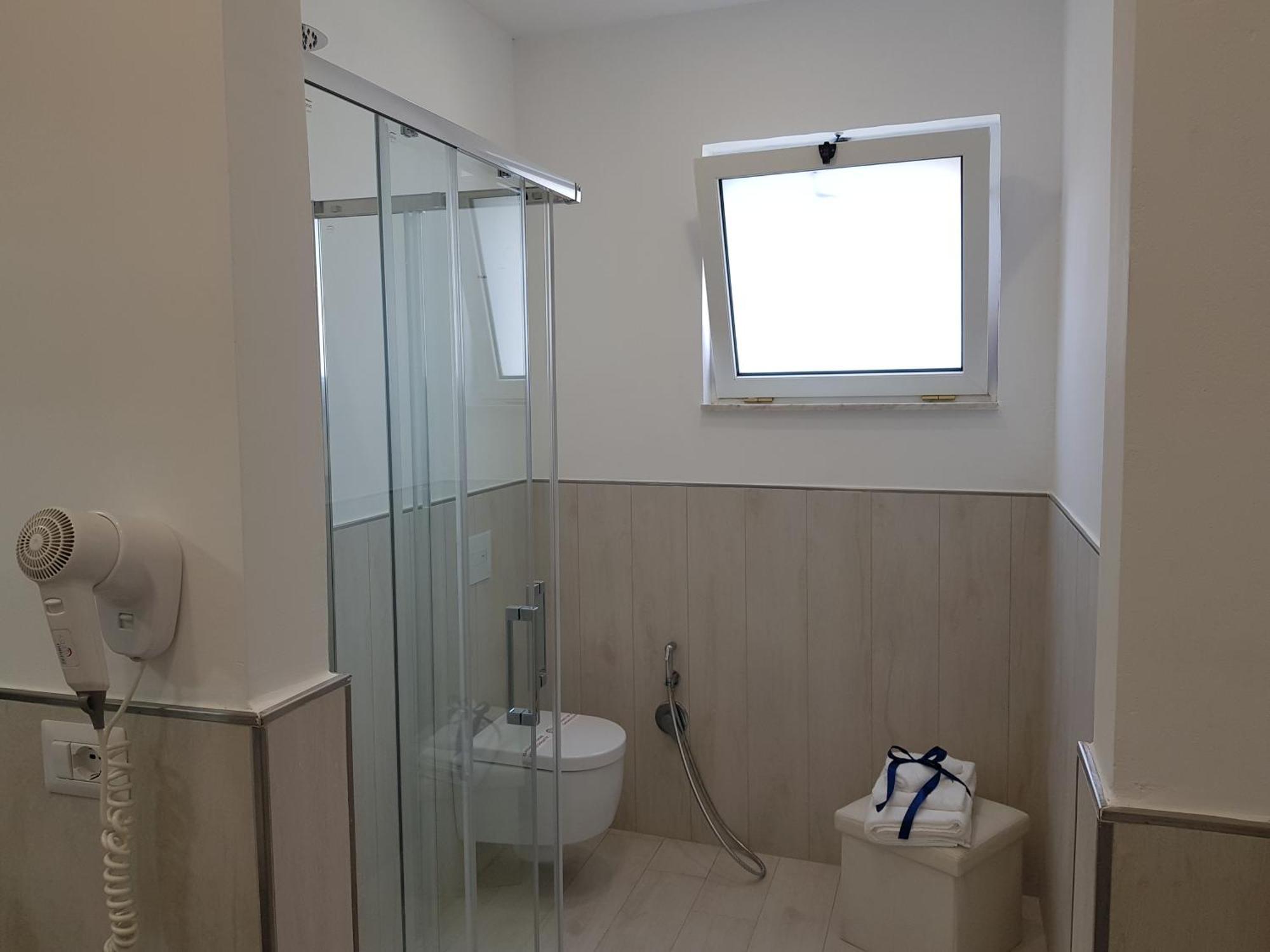 Classic Doppel- oder Zweibettzimmer mit Meerblick