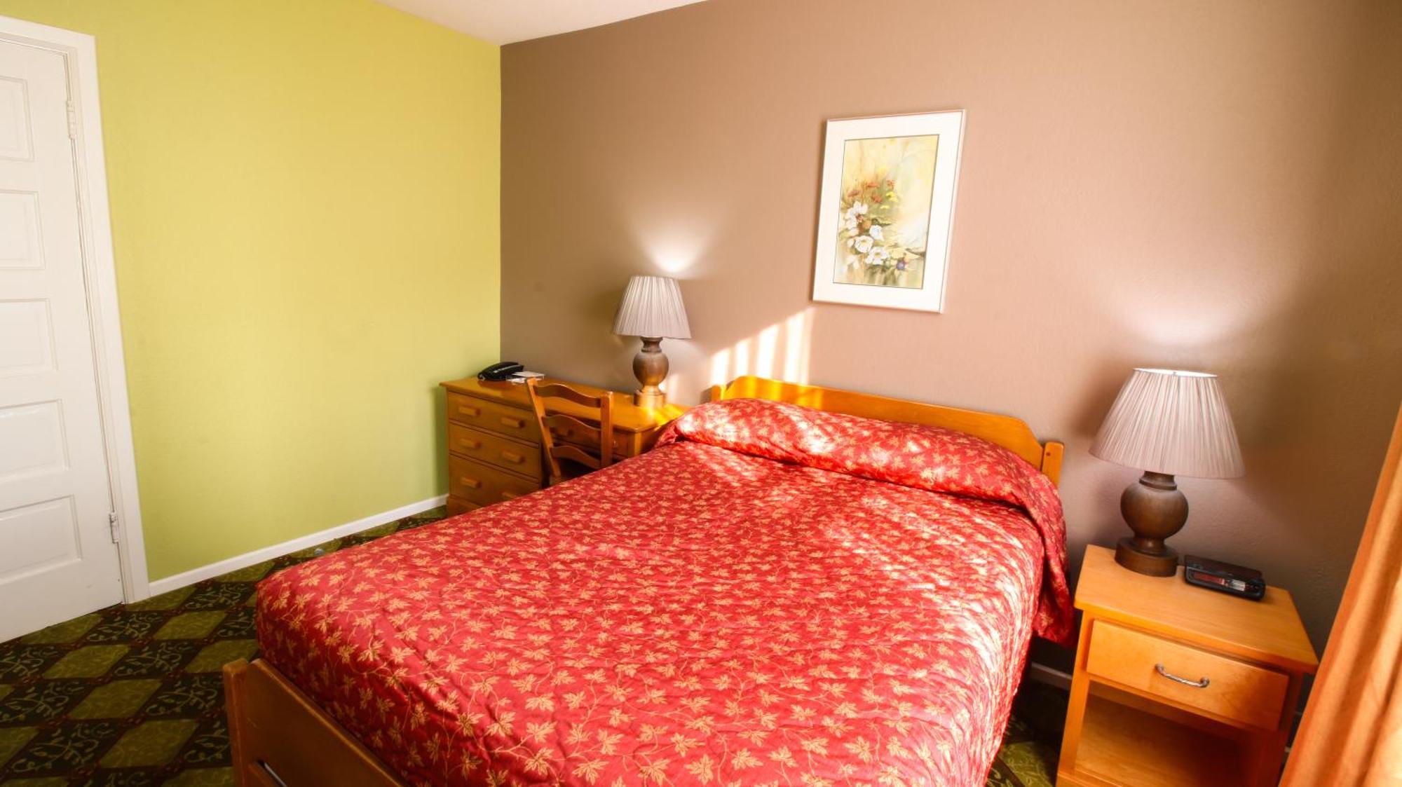 Petite Room