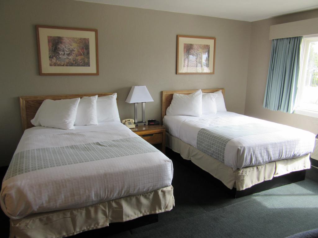 Queen Room Two Queen Beds Disability Access