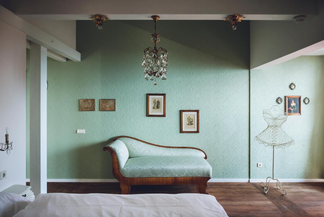 Luxe Suite