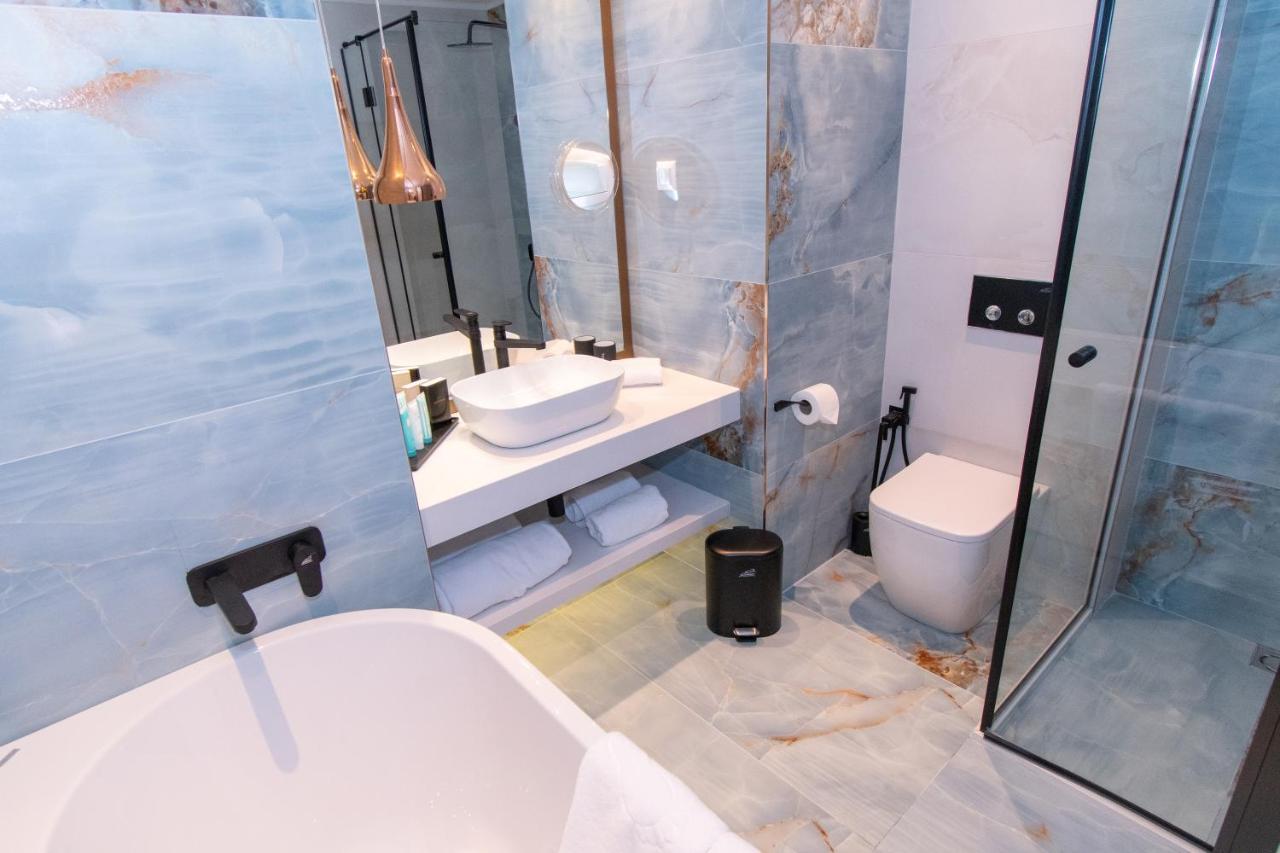 Deluxe Double or Twin Room Beach Access