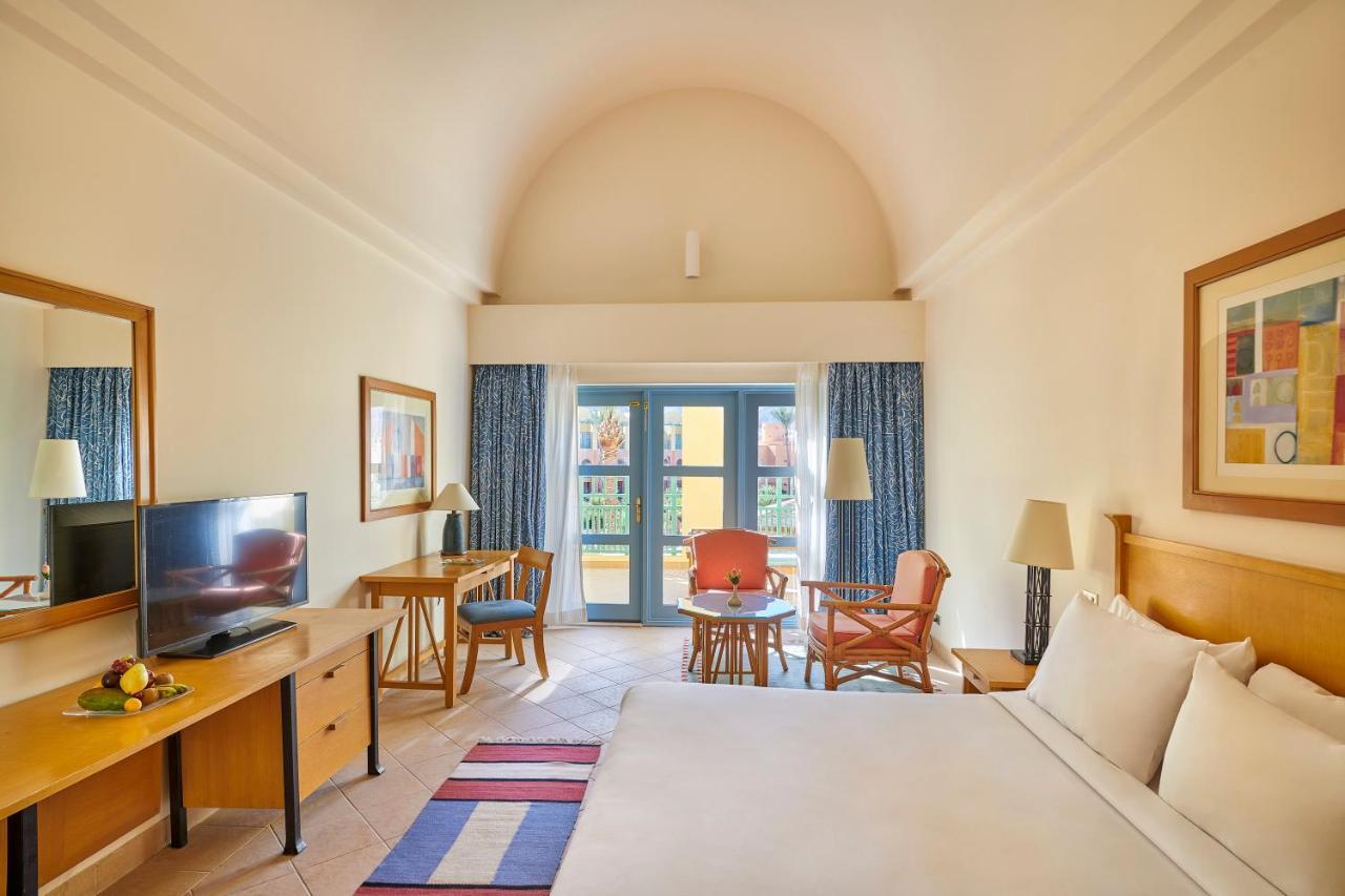 Standard Room Garden and Mountain View King Bed