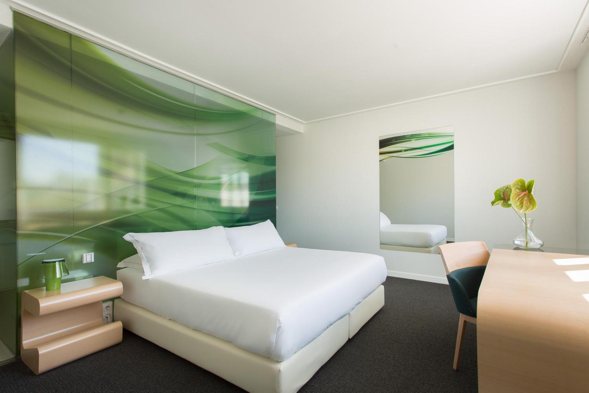 Deluxe Double Room,1272546925:JPEG