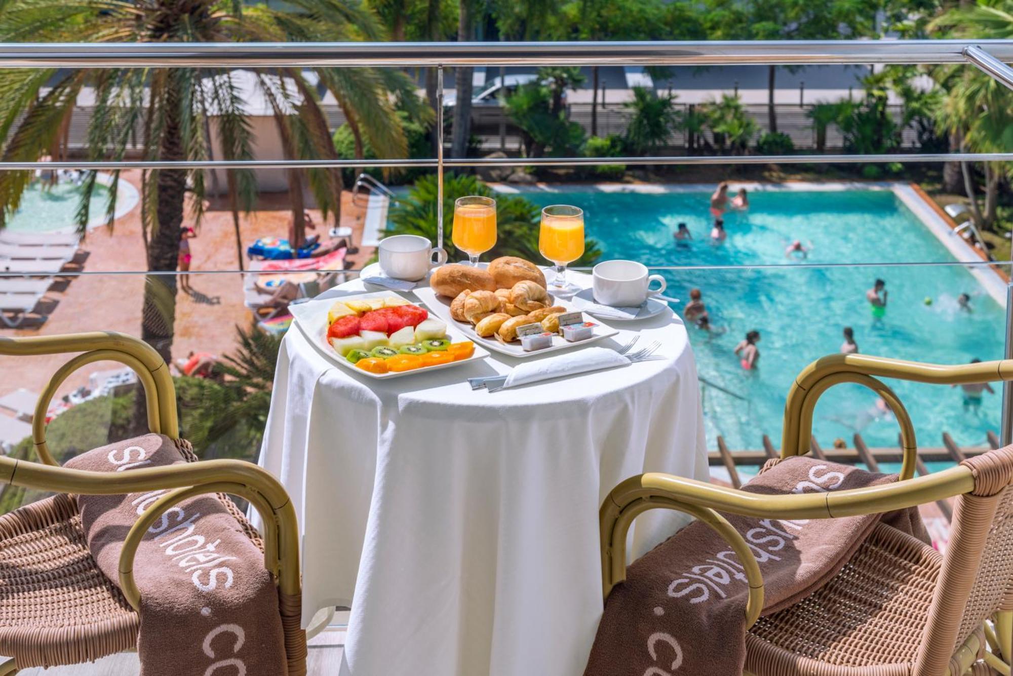 Double Room Pool View