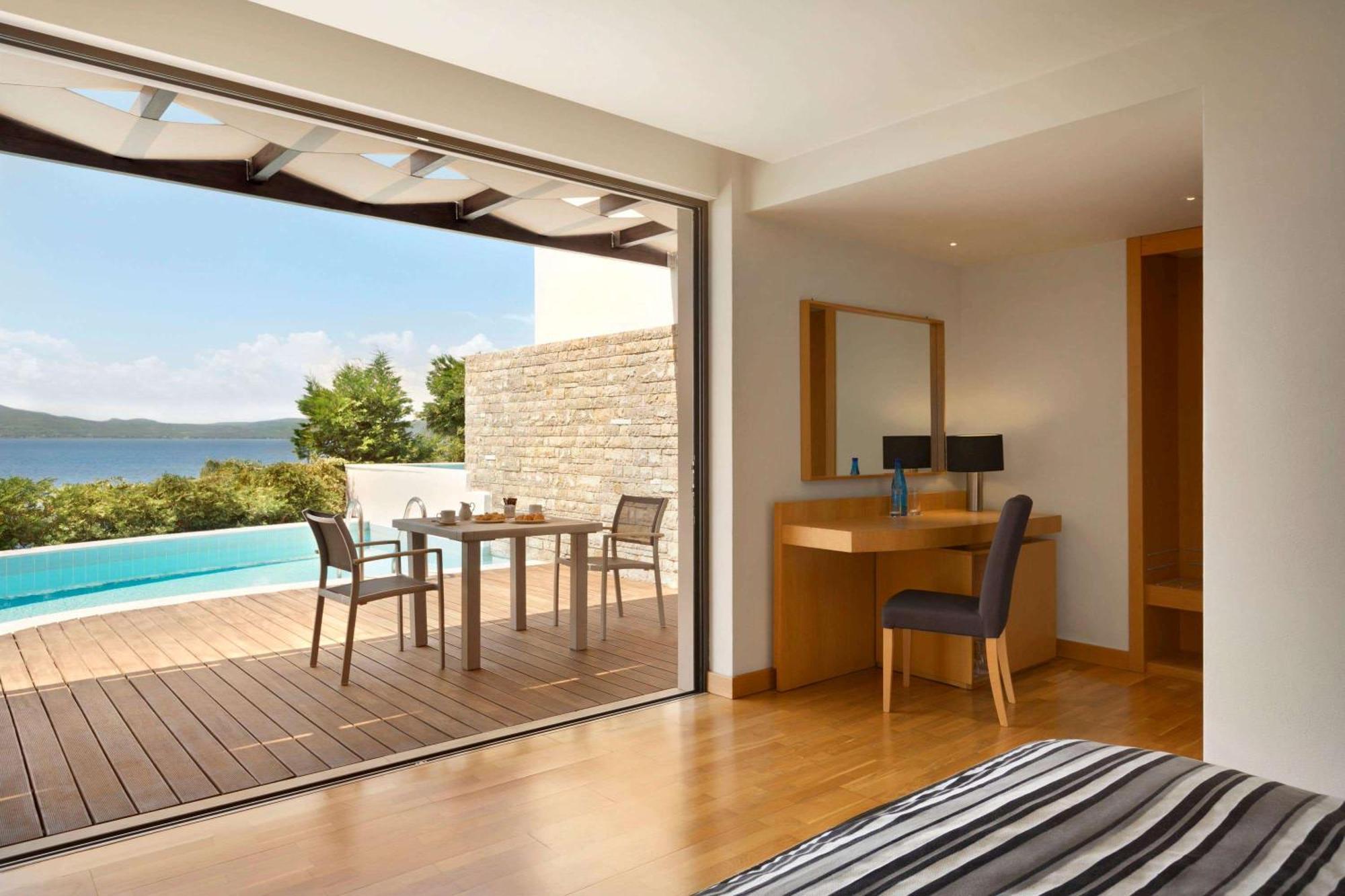 Deluxe Junior Suite mit eigenem Pool und Meerblick