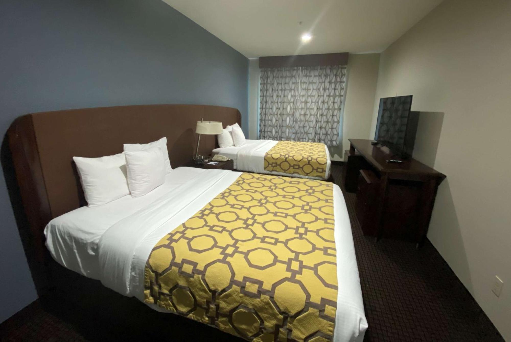 One-Bedroom Deluxe Suite Two Queen Beds Non-Smoking