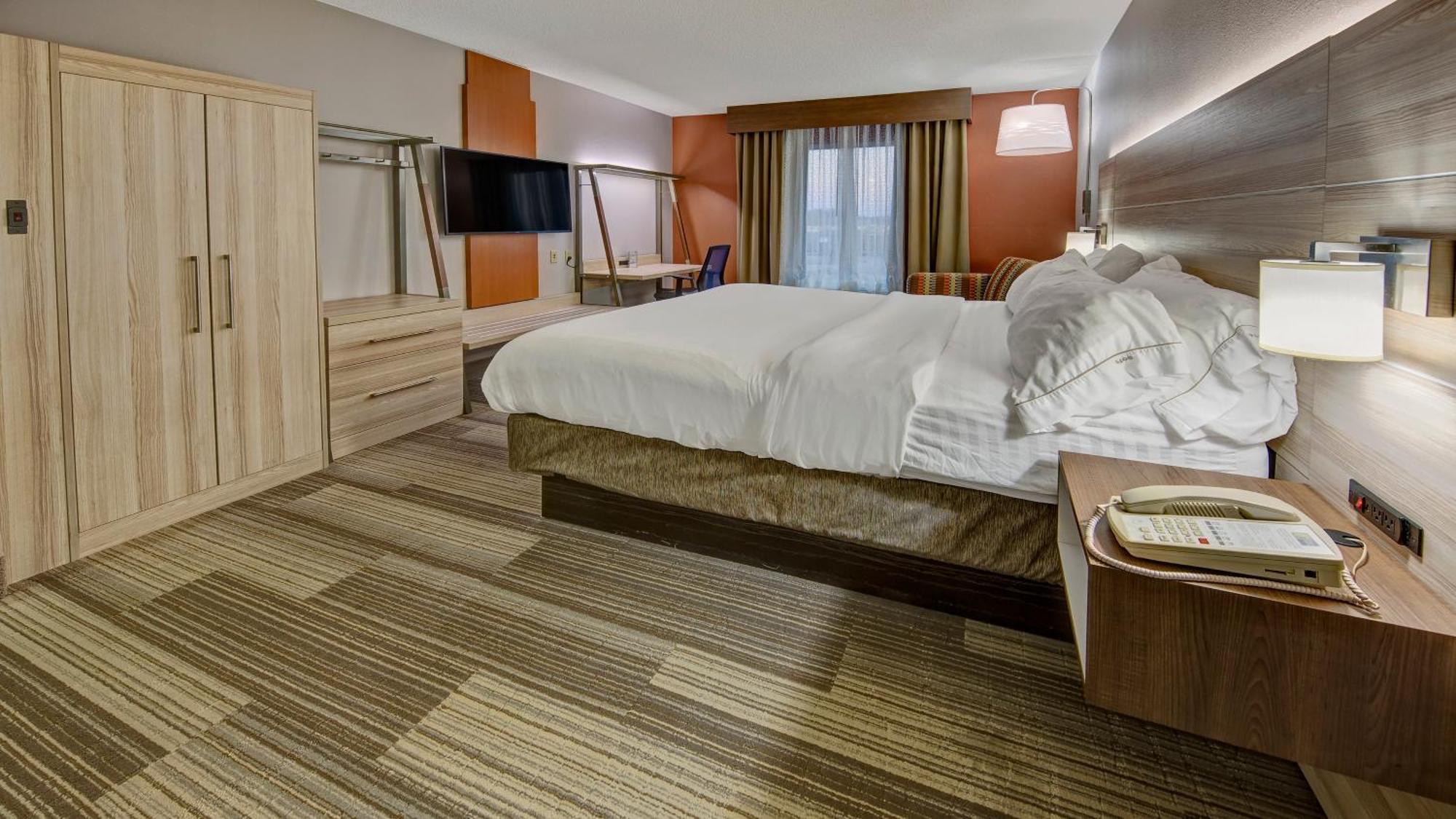 Standard King Room