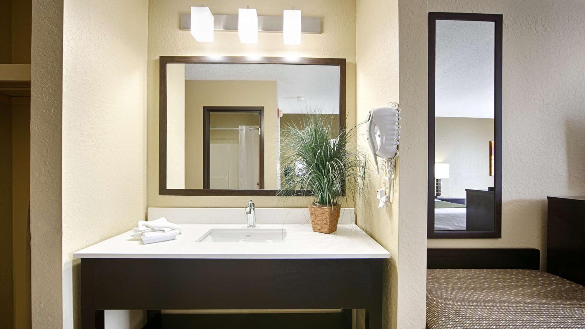 Queen Room with Two Queen Beds - Non-Smoking