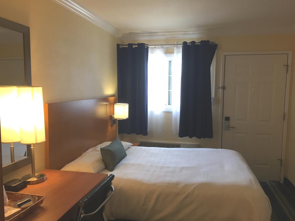 Doppelzimmer mit 1 Doppelbett - Raucherzimmer