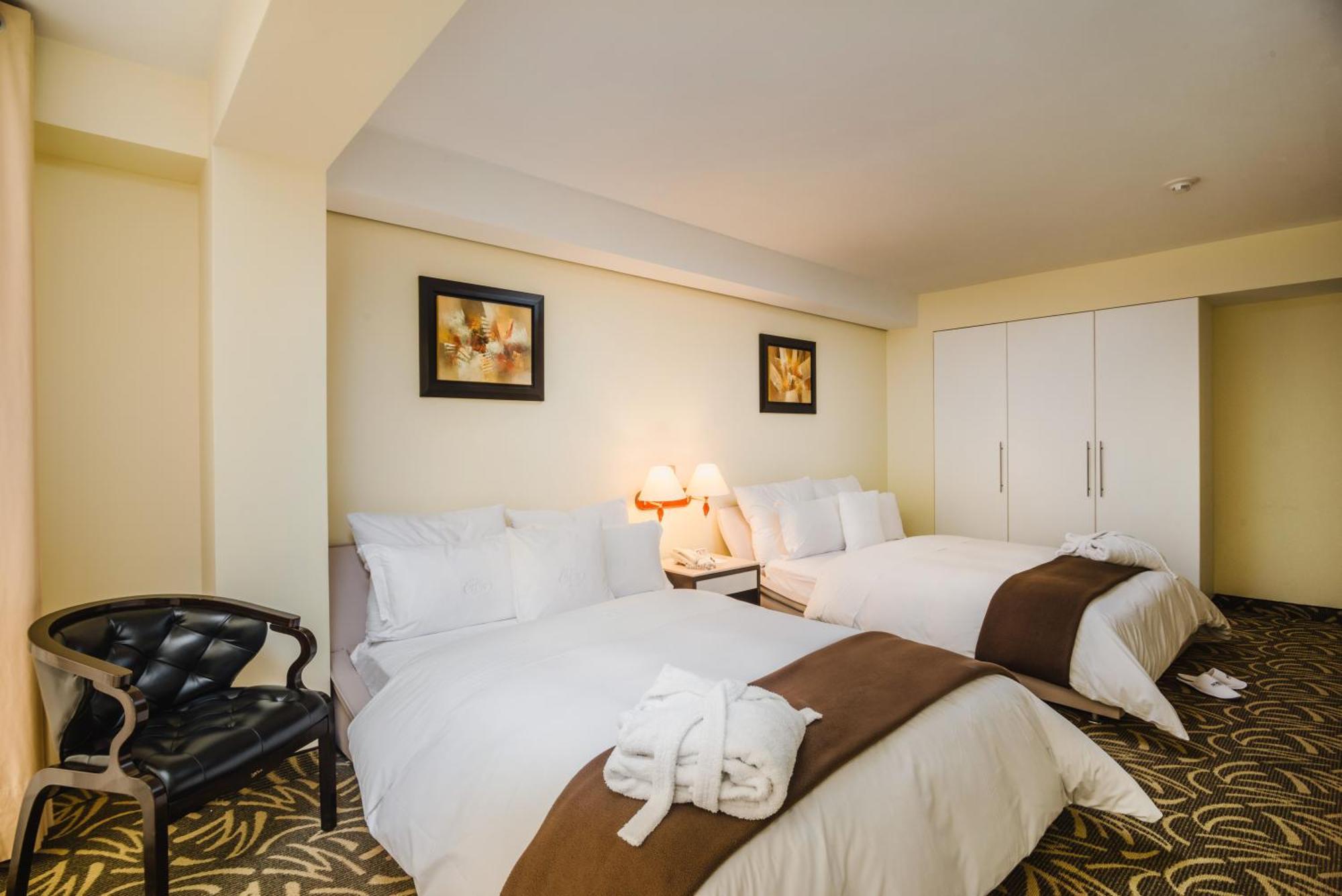 Standard Twin Room with Two Queen Beds