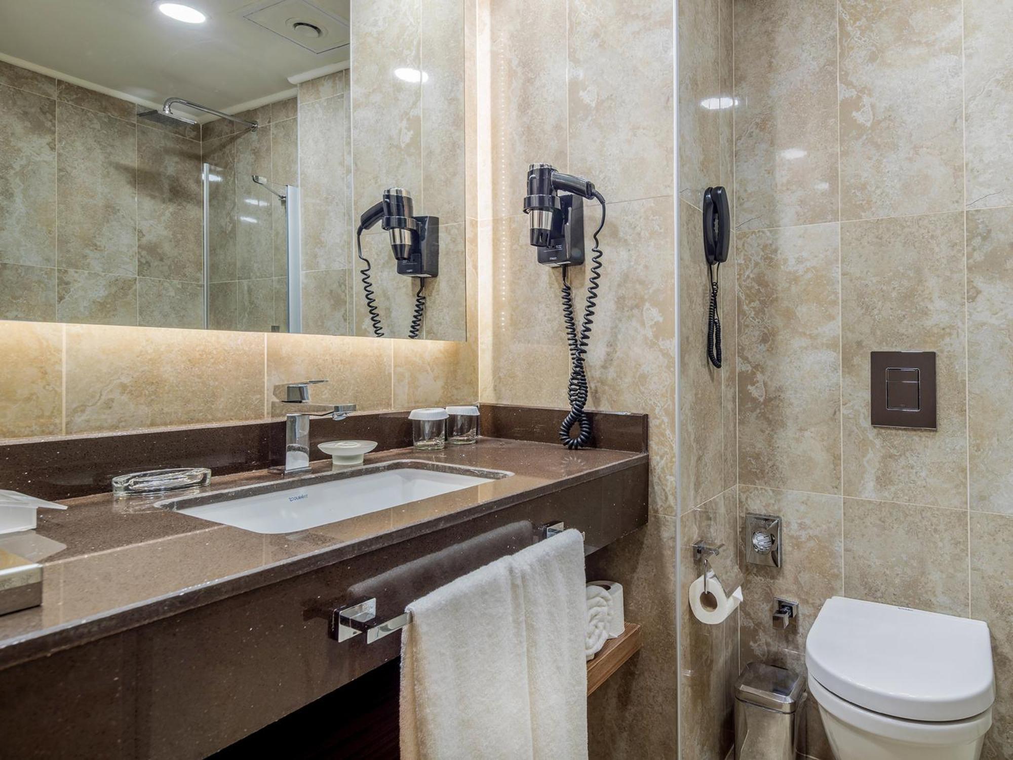 Suite mit 1 Schlafzimmer mit Queensize-Bett und Meerblick