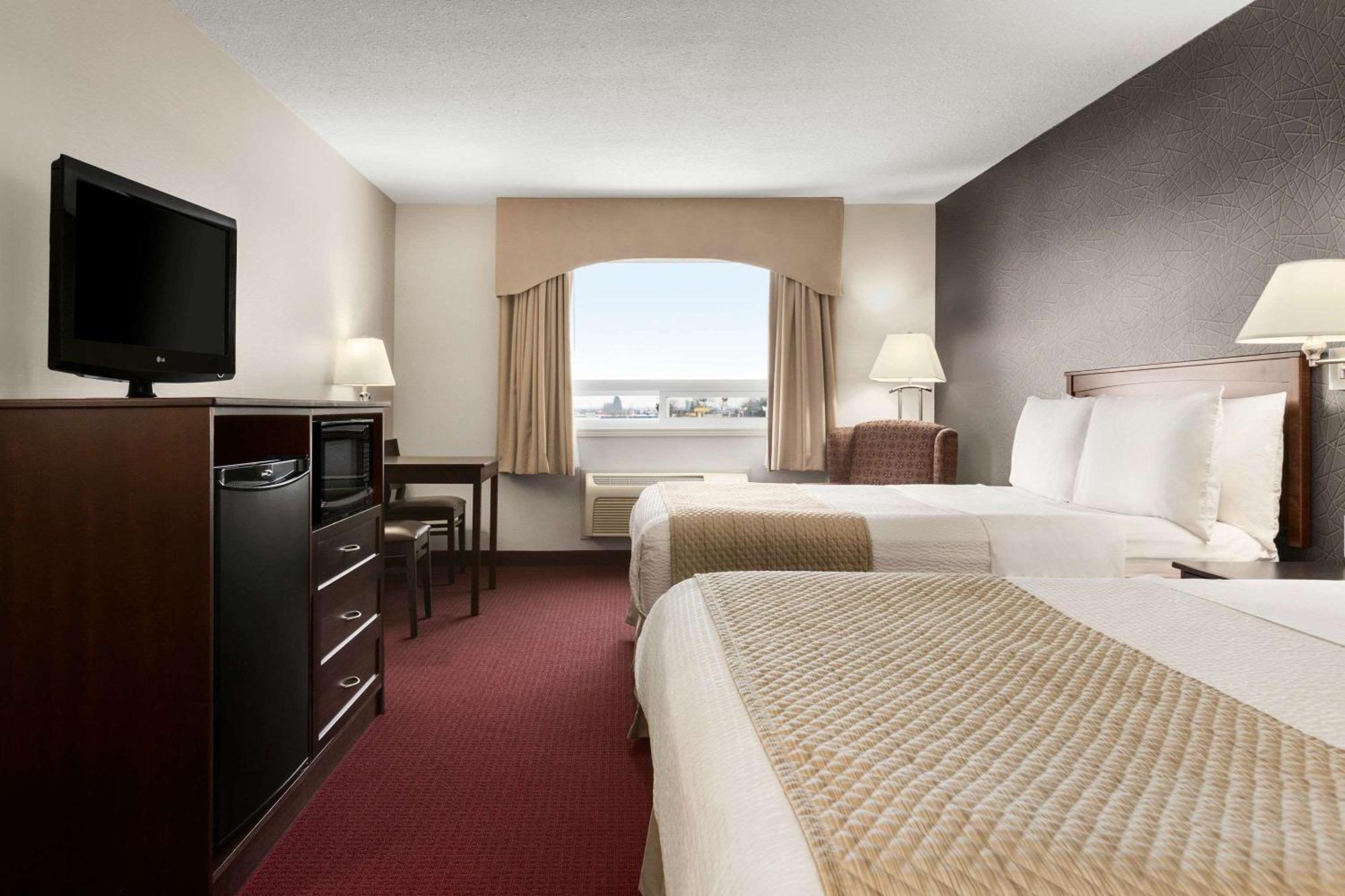 Queen Room Two Queen Beds