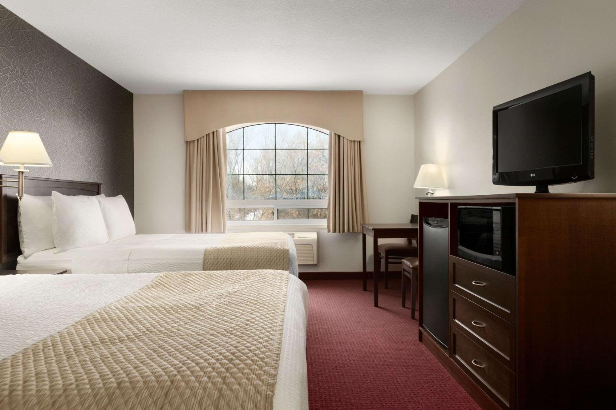 Queen Room Two Queen Beds