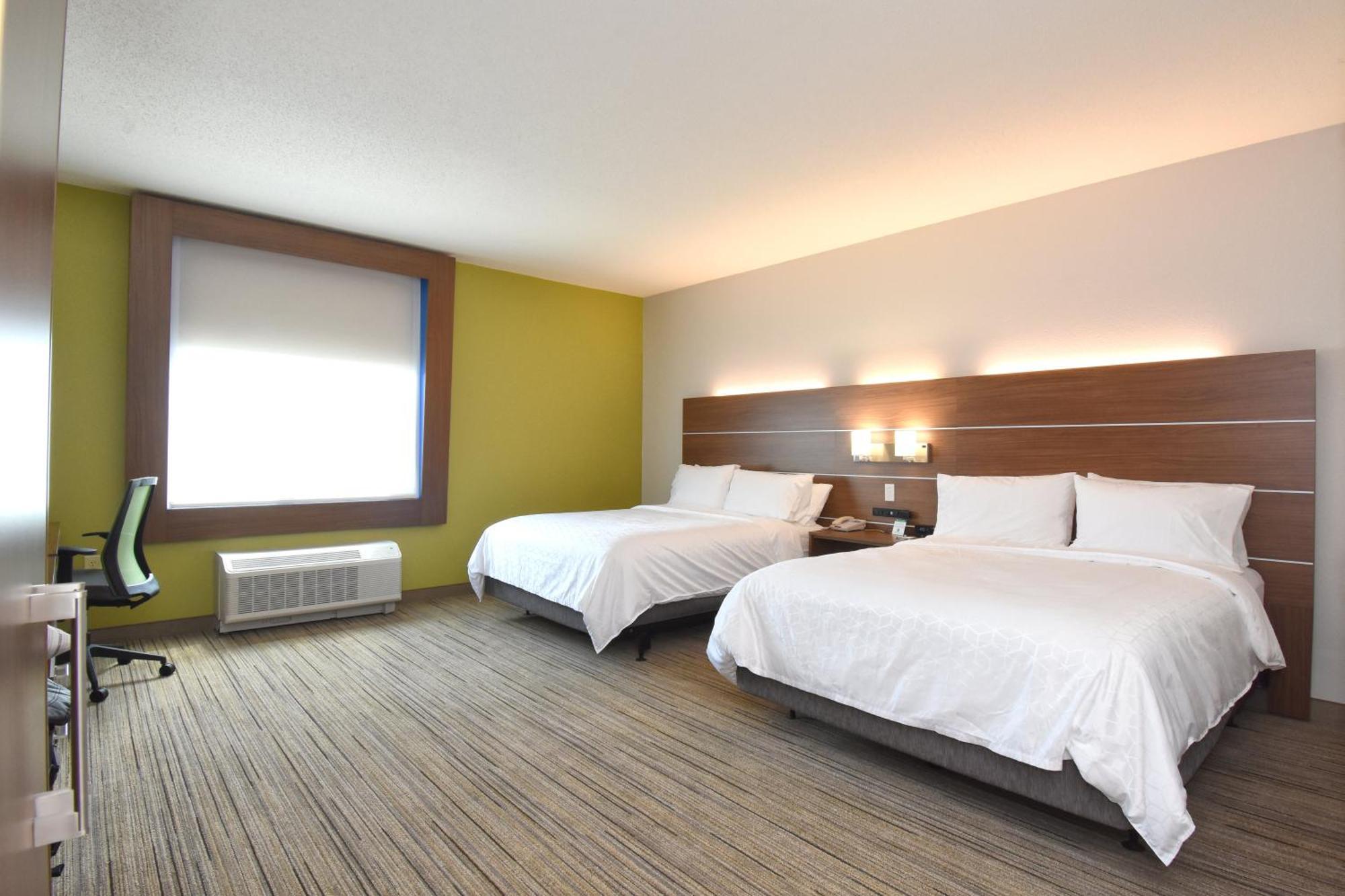 Standard Queen Room Two Queen Beds
