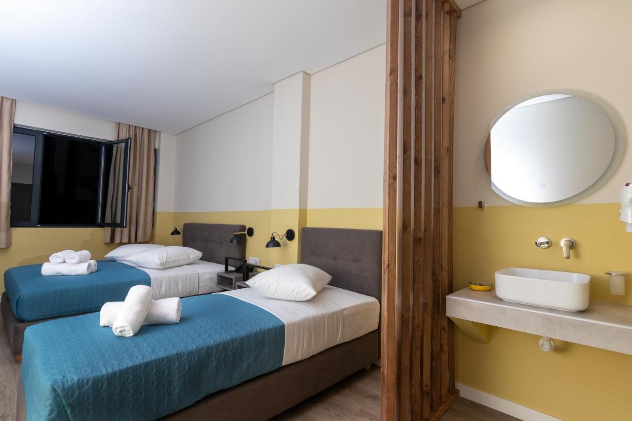 Comfort Triple Room Shower