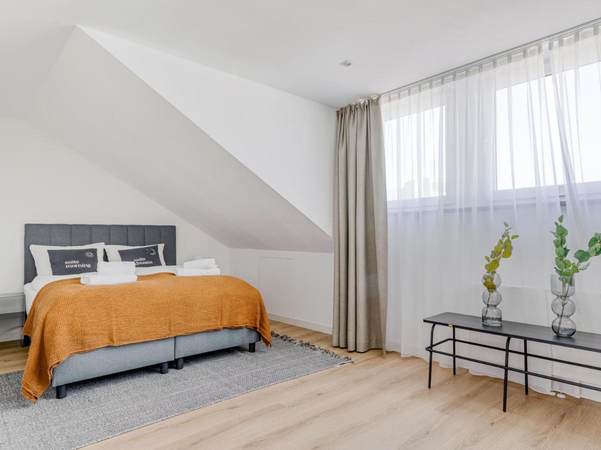 One-Bedroom Suite XL