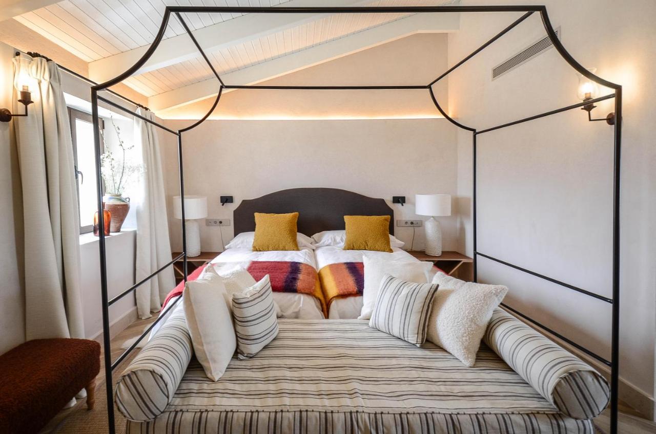 Superior Deluxe Double or Twin Room