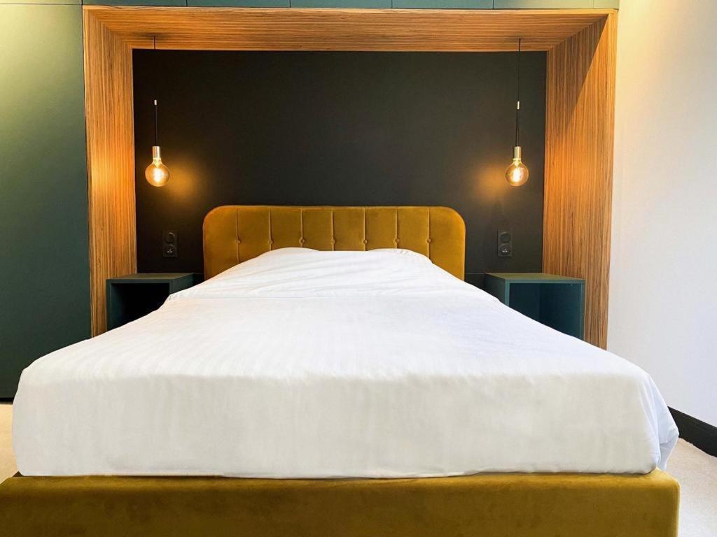 Double Room,1311494503:JPEG