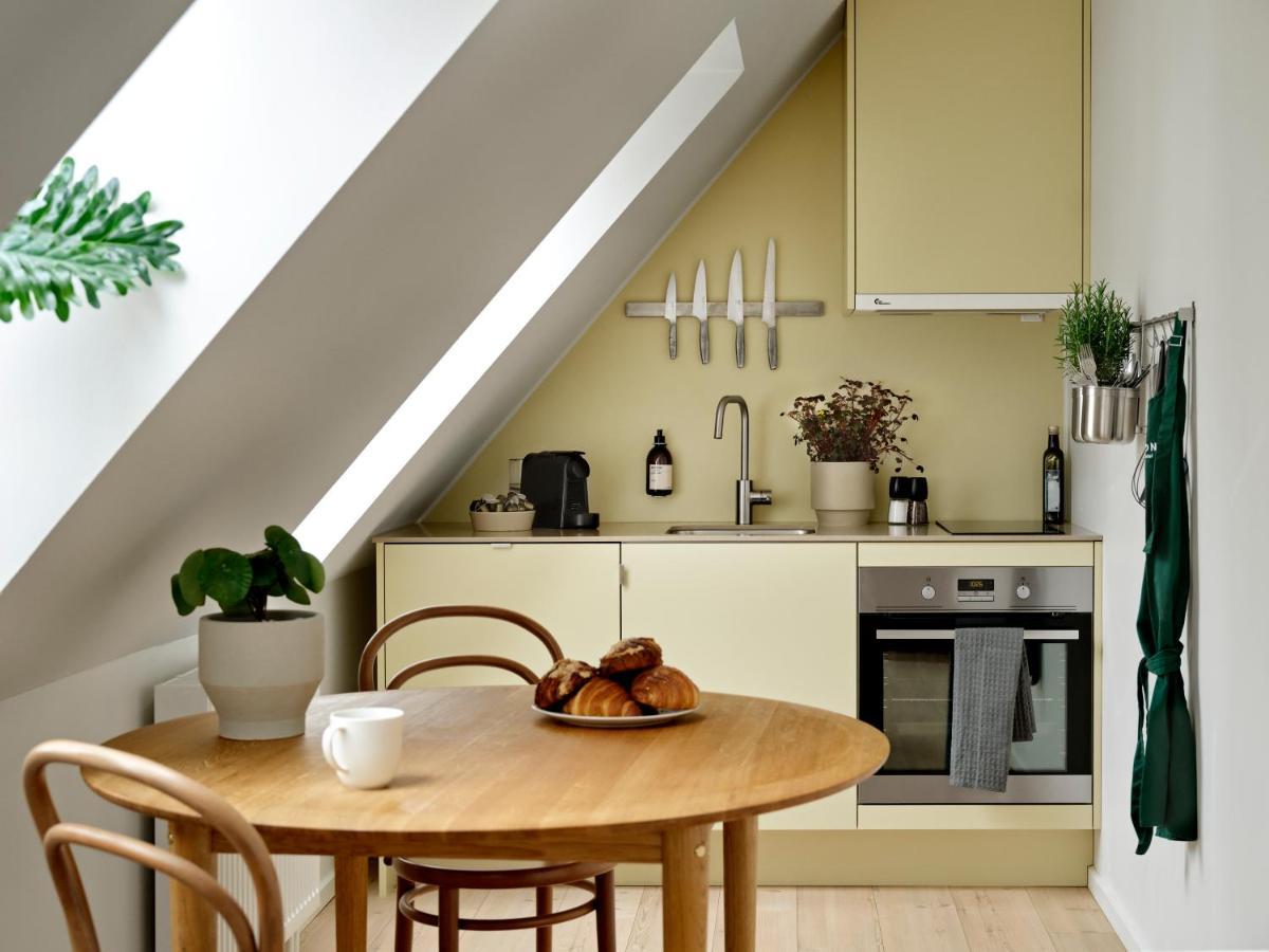 Apartamento de 2 niveles con cama elevada