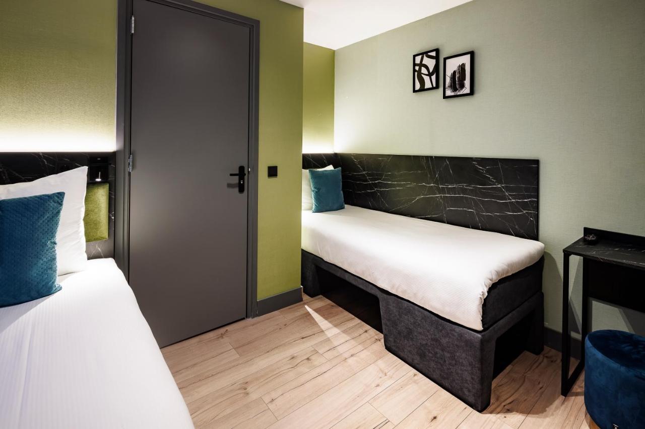 Zweibettzimmer mit eigenem Bad