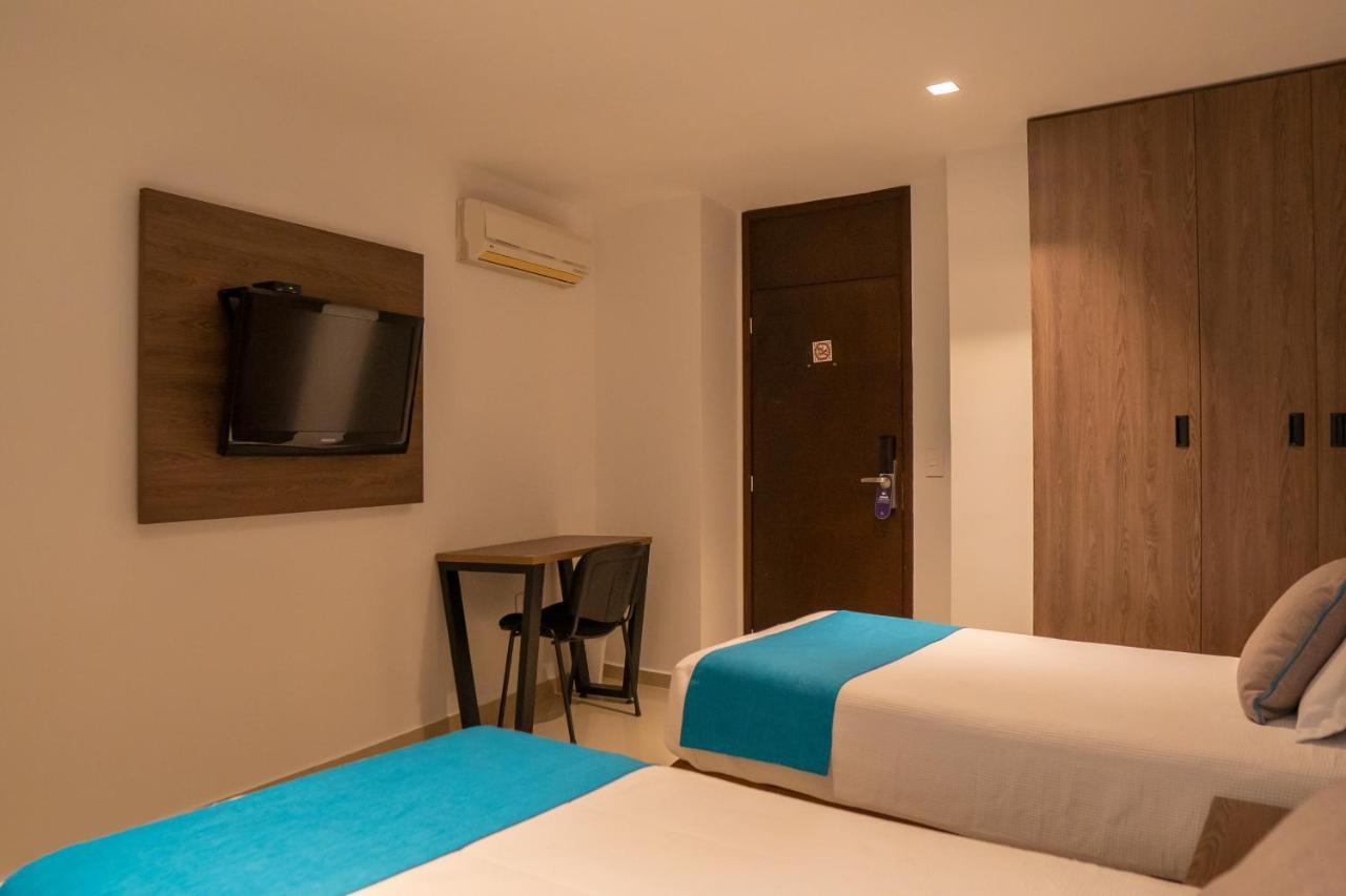 Twin Room,1338904136:JPEG