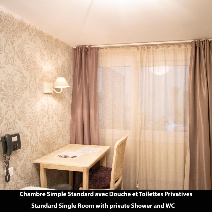 Single Room with private Shower and WC