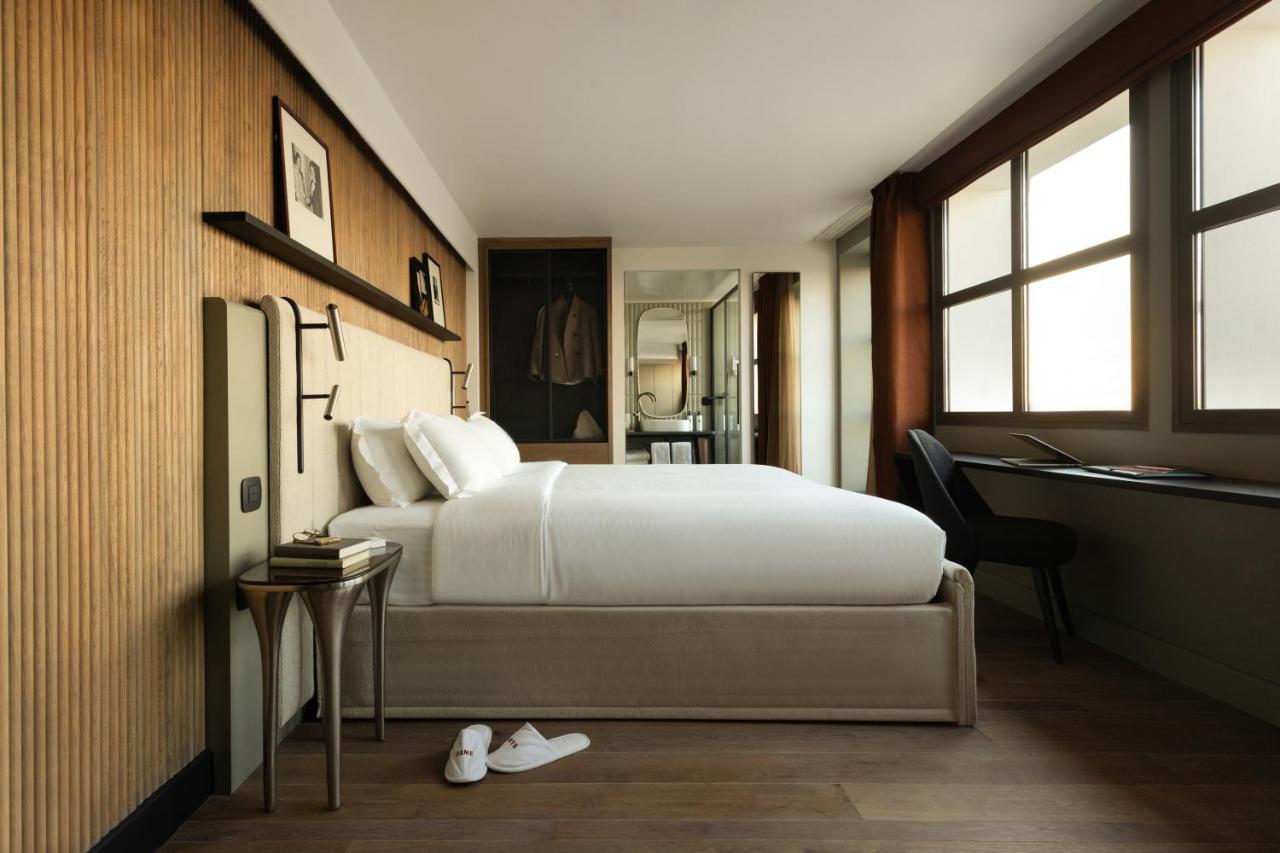 Quarto Premium com terraço e vista para a Torre Eiffel