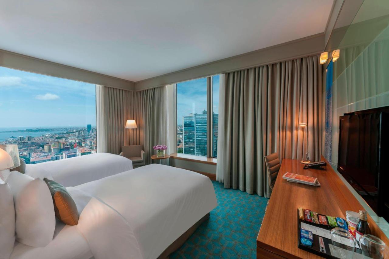 Deluxe Twin Room Bosphorus View