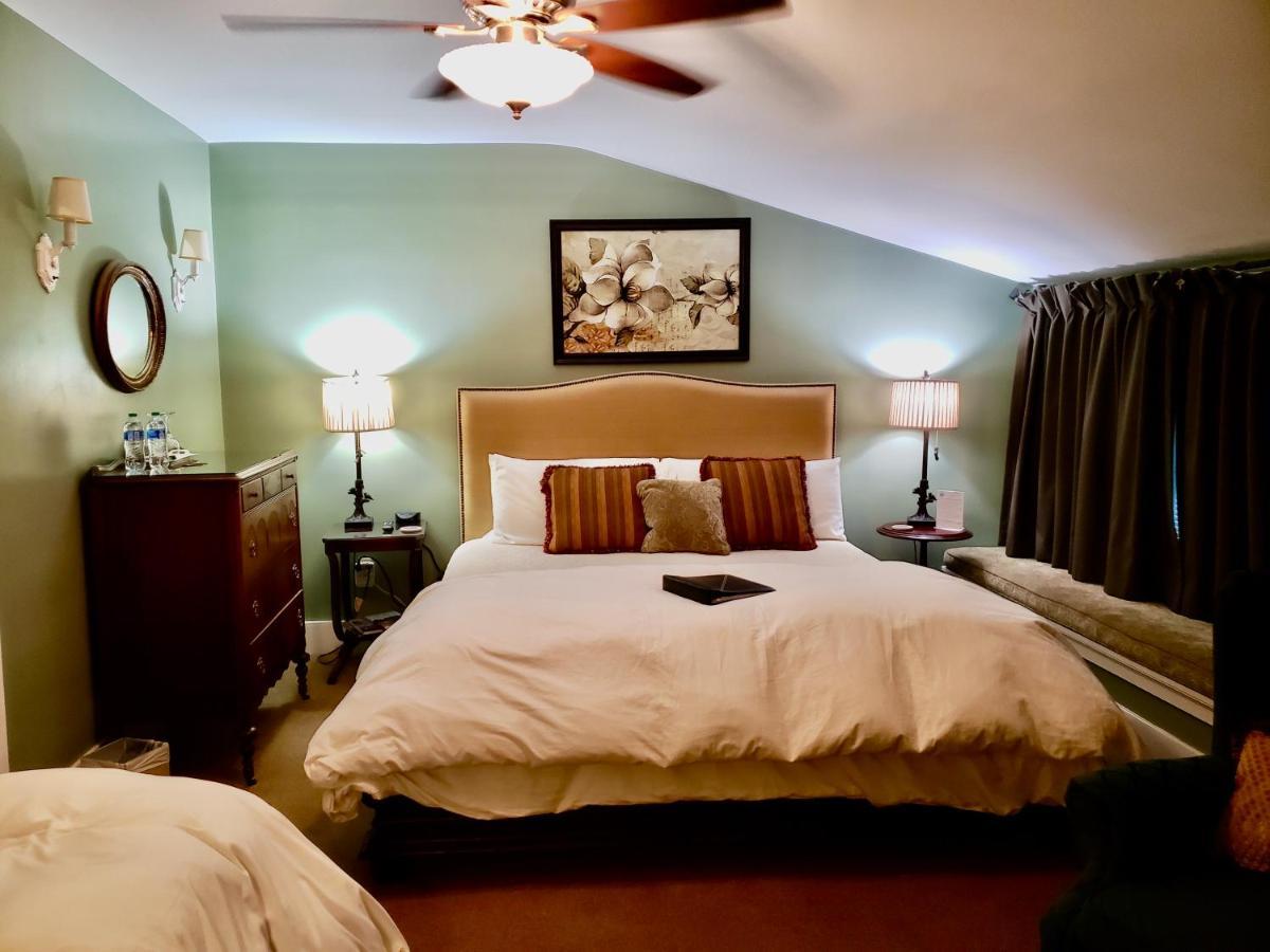 Triple Room with Private Bathroom