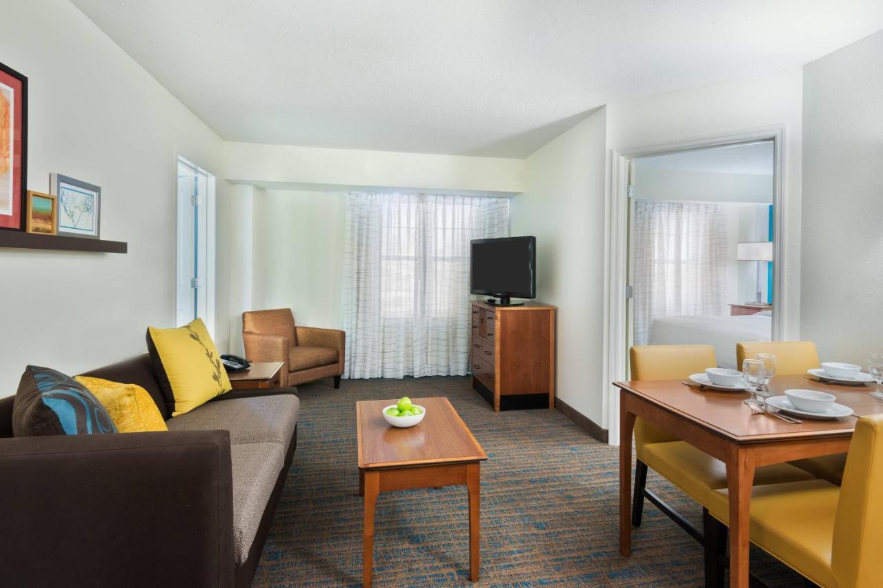 Two-Bedroom Large Suite Tub Mobility Accessible