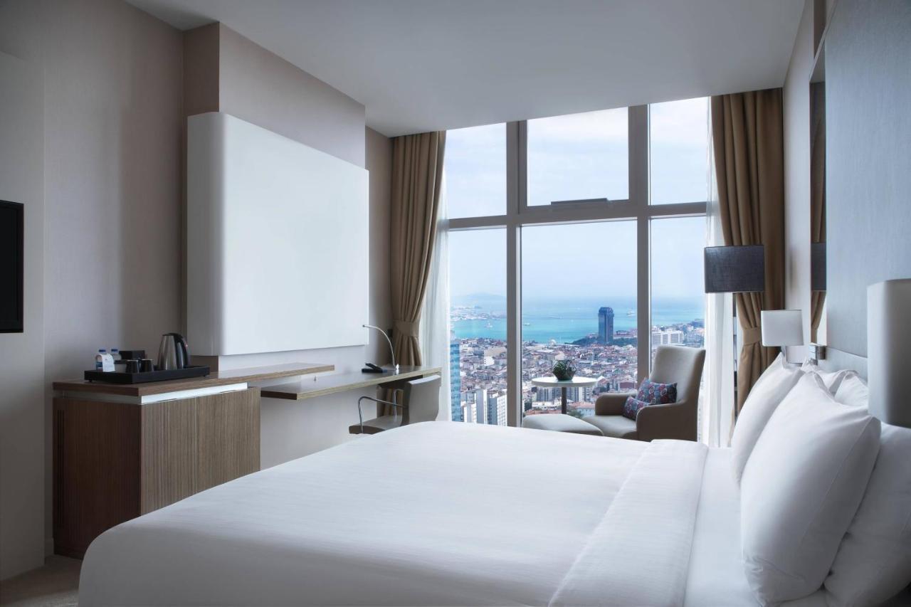 Deluxe King Room Sea View