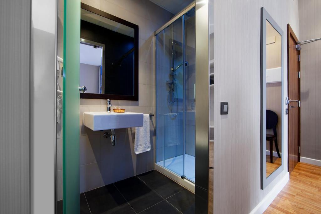 Twin Room 2 Extra Beds