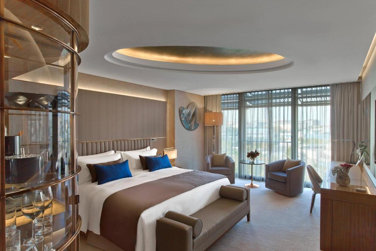 Deluxe King Room Macka Park View St Regis Butler Service