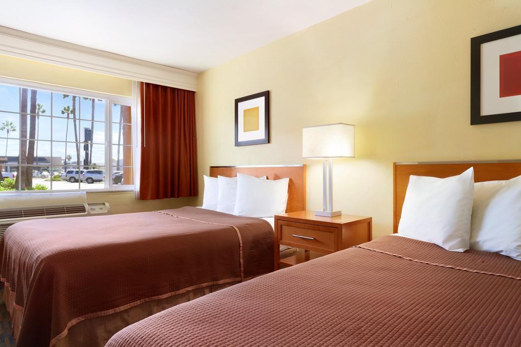 Queen Room Two Queen Beds Non-Smoking