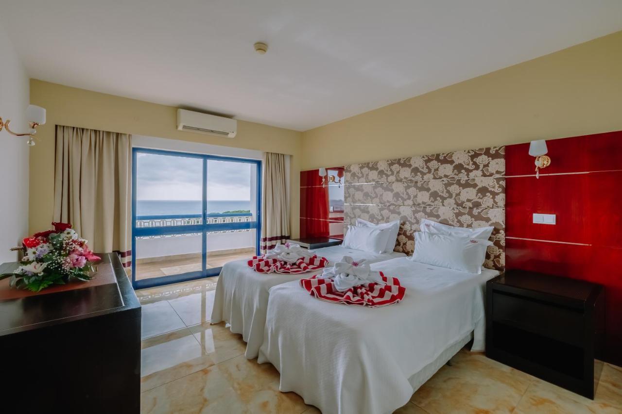 Deluxe One-Bedroom Apartment (4 adults) - All Inclusive Signature 24h