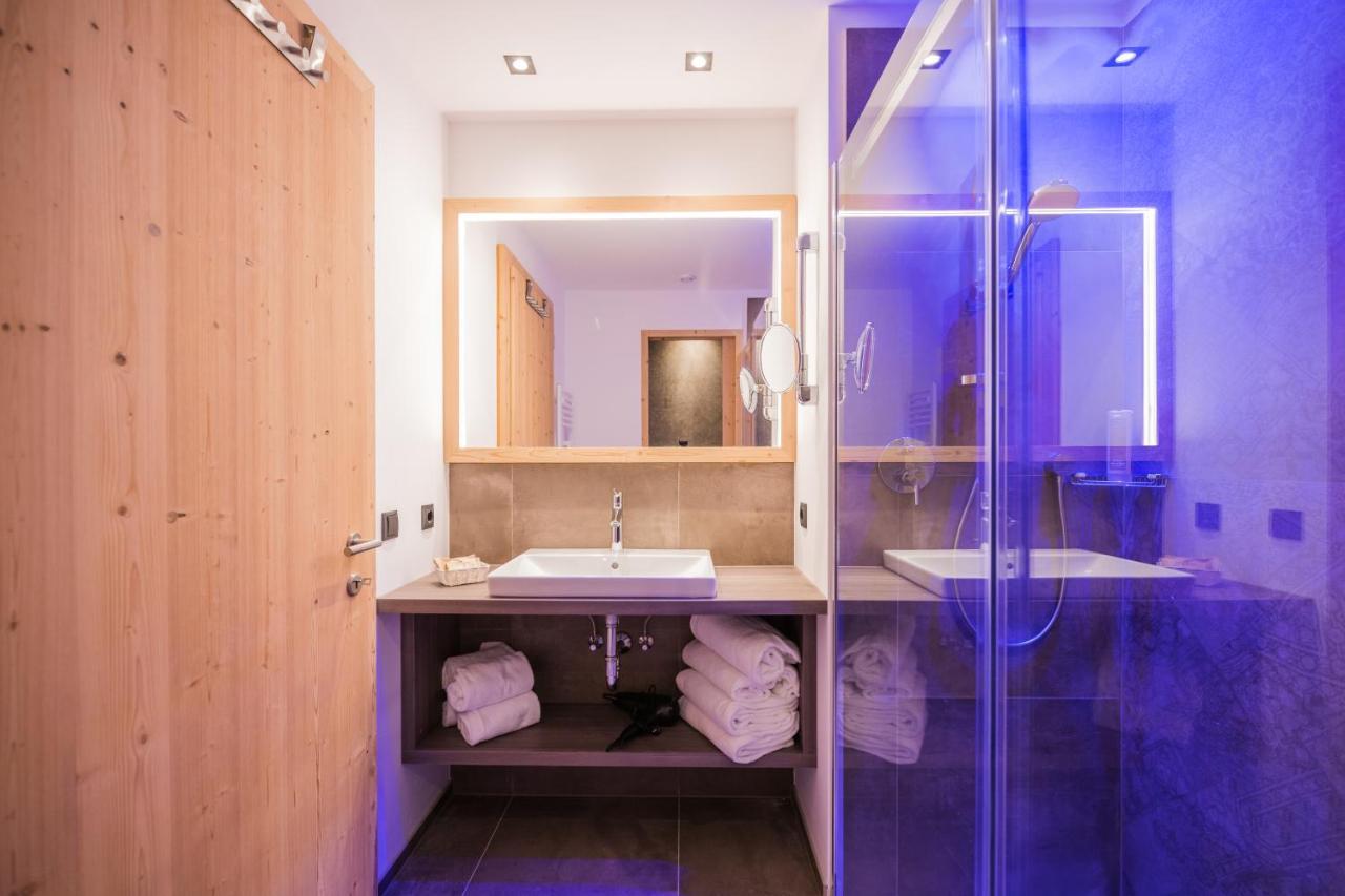 Deluxe Double Room,1430982106:JPEG